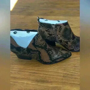 Women’s Qupid Ankle Boots Sz 7 NEW